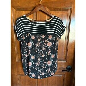 Rewind Black Short Sleeve Top with Peach Floral Print -Women's Small